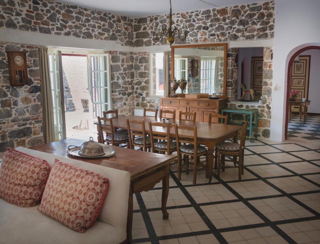 The Villa Averoff Kirinthos ภายนอก รูปภาพ